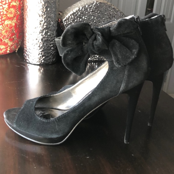 Carlos by Carlos Santana Black Suede Heels Size 9 - Picture 3 of 5